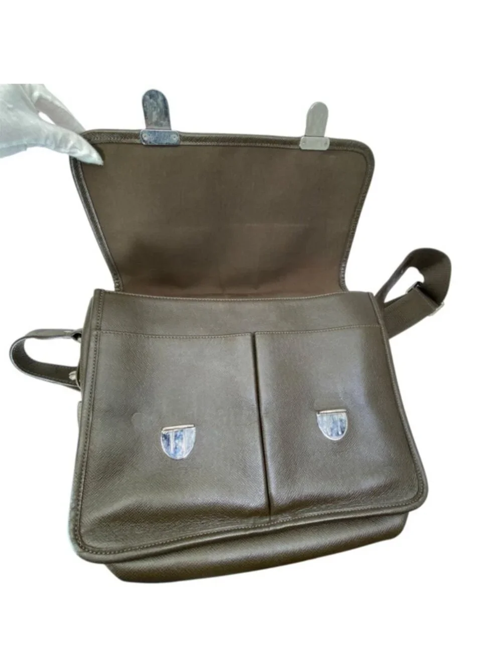 Louis Vuitton Are Creasing Shoulder Bag Taiga Leather Brown Lightweight